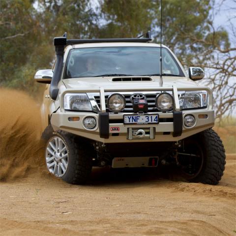      Hilux